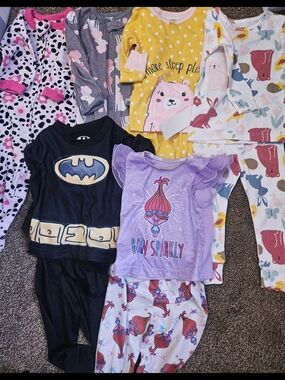Girls Pajama Lot Including Trolls, Batman And Animals